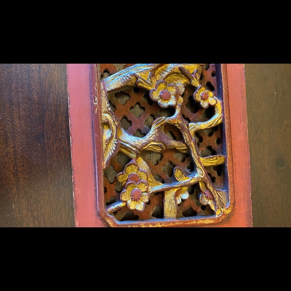 ANTIQUE ORIENTAL HAND CARVED RED And GOLD WALL PLAQUES - Picture 6 of 14